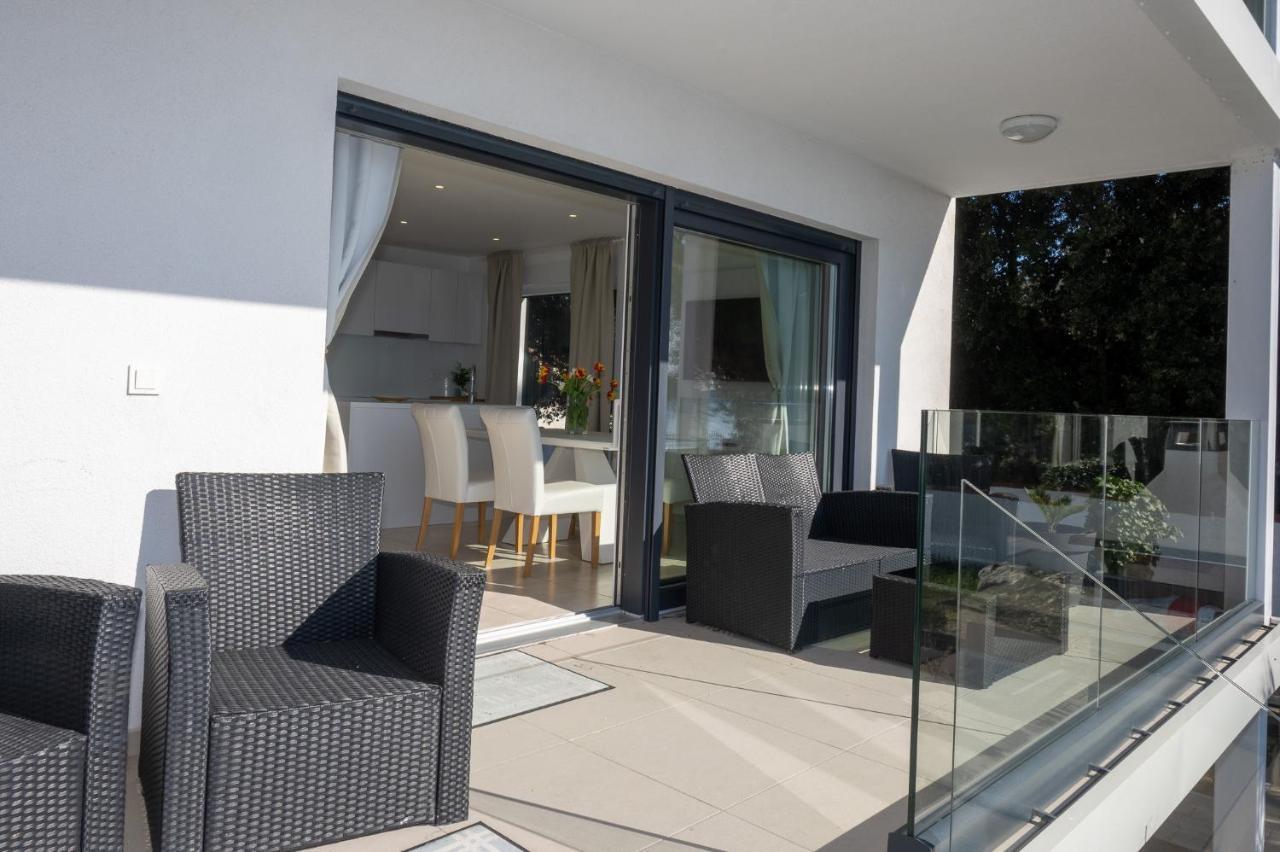 Paradise On The Beach Apartments Bibinje Exterior photo