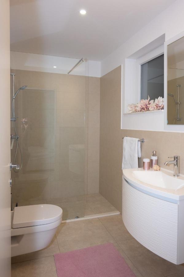 Paradise On The Beach Apartments Bibinje Exterior photo